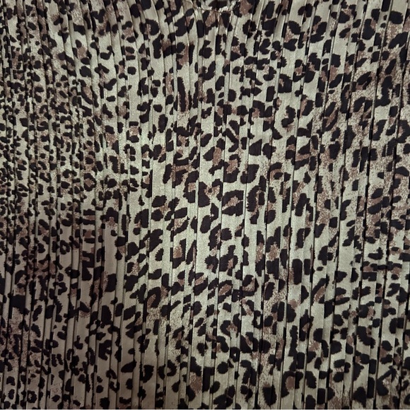 Pleated Leopard Print Tank Top - Picture 2 of 3